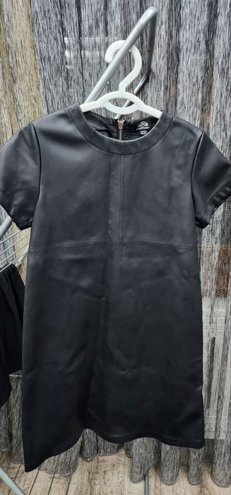 Платье экокожа как новое на рост 140-146