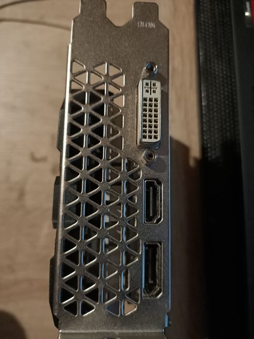 Vând Radeon RX 580 8GB