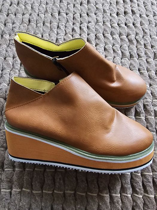 Боти- 37 размер (чисто нови)