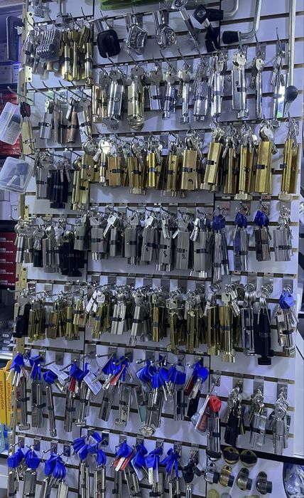 Serdechka qulflar katta assartimentda (zamok)