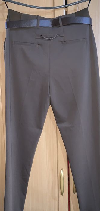 Продам брюки новые