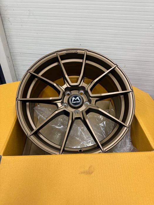 Motec Ultralight MCR2 ,5x114.3 ,5x112 ,5x110  R19