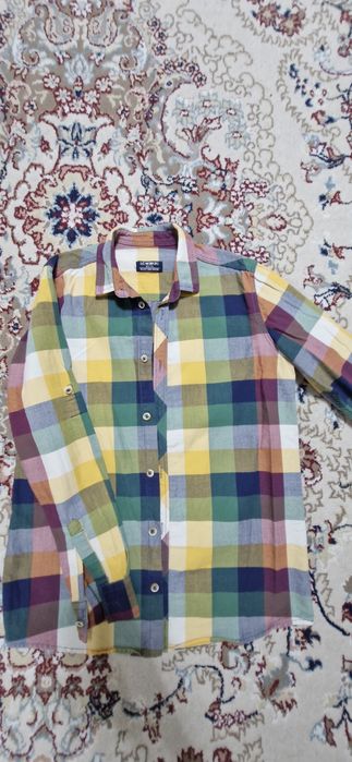 Продам 2 рубашки.