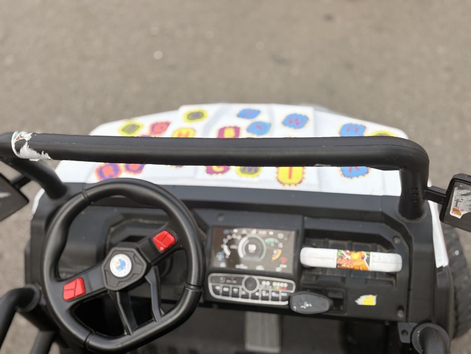 Masina electrica cu 2 locuri