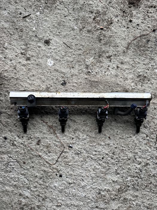 Горивна рейка с дюзи Volvo V40 2.0T 163 к.с.