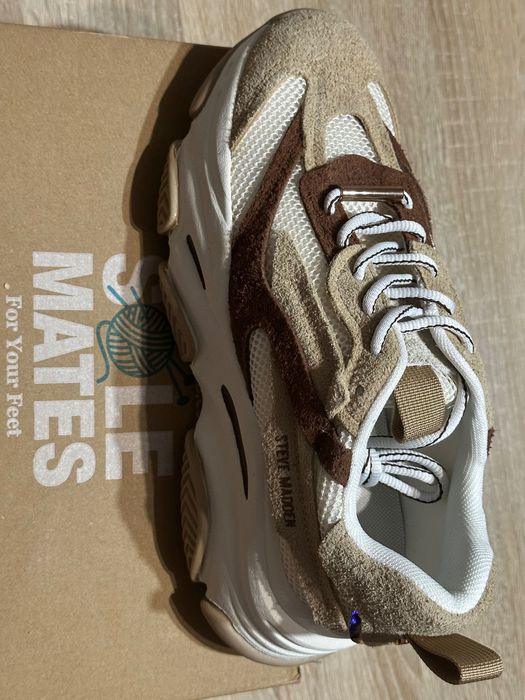 STEVE MADDEN  Possenssion-E