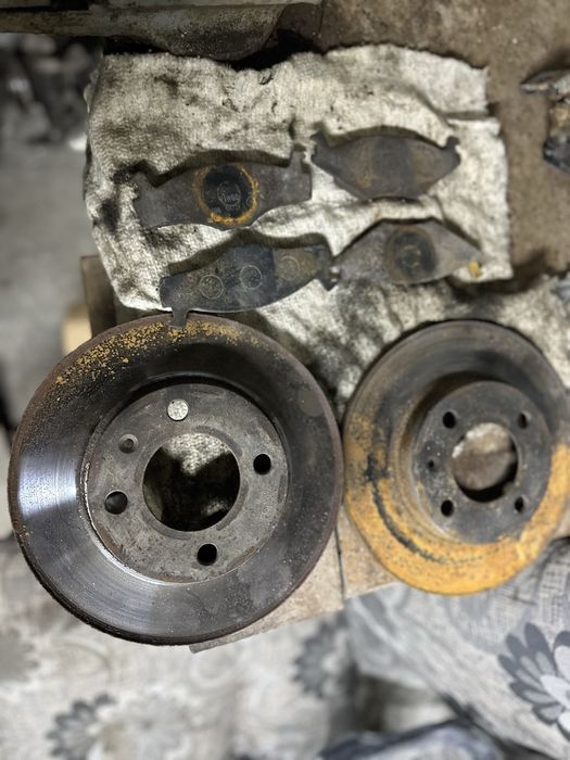 Продам 2 пары тормозных досков