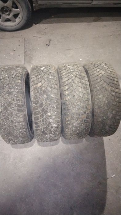 Продам комплект шин