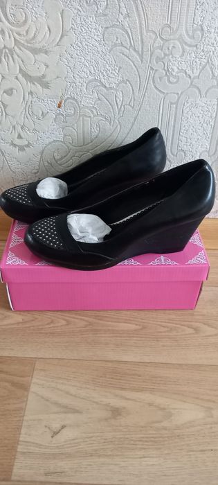 Продам новые туфли