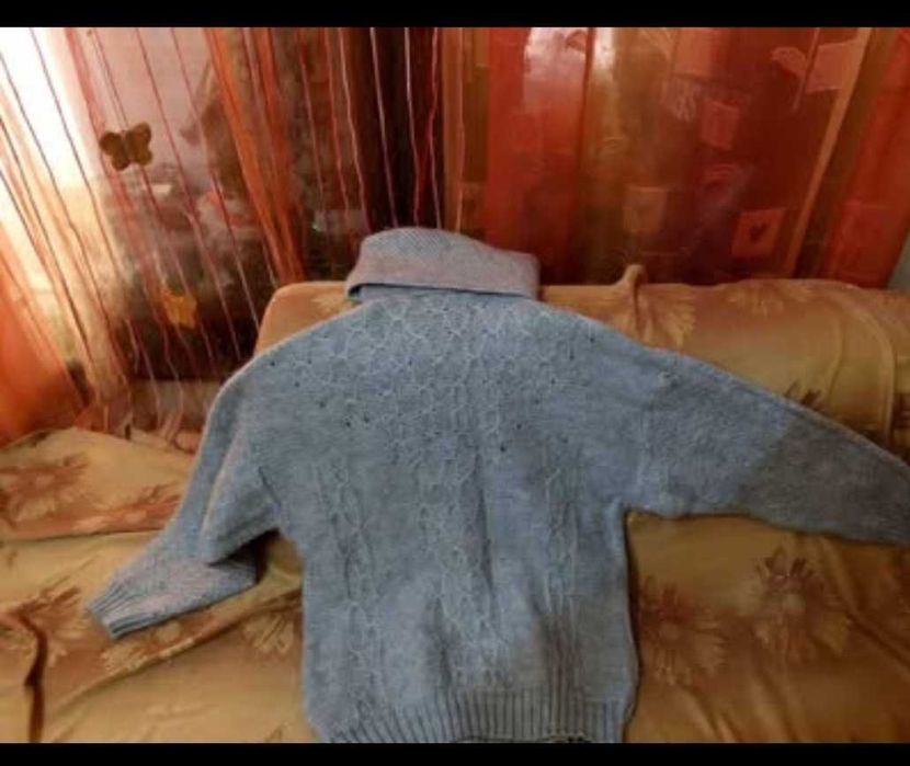 Продавам дамски  блузи и фланели