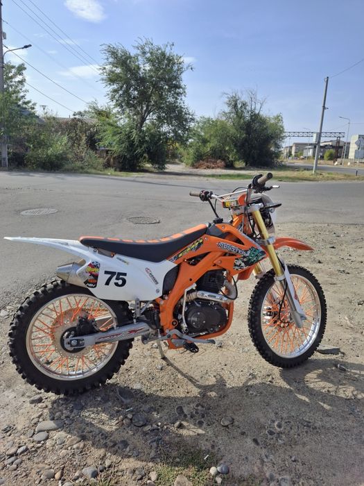 Продам эндуро 250 кубов