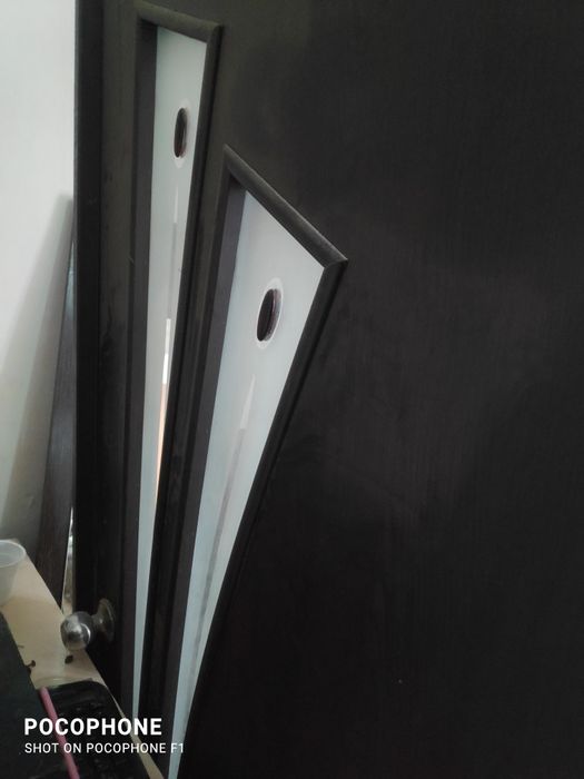 Продам межкомнатную дверь.