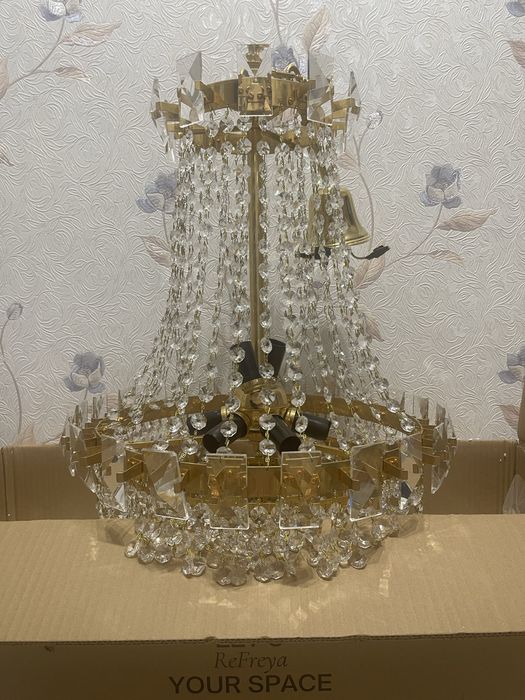 Хрустальная люстра под золото