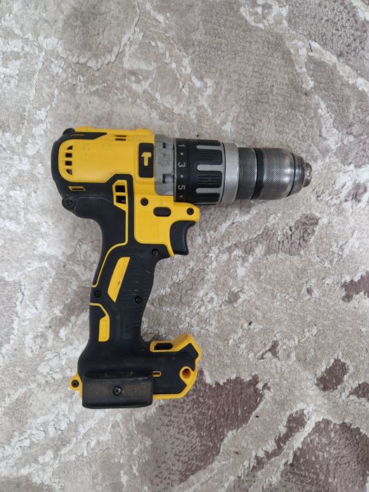 Masina de insurubat cu impact DeWalt