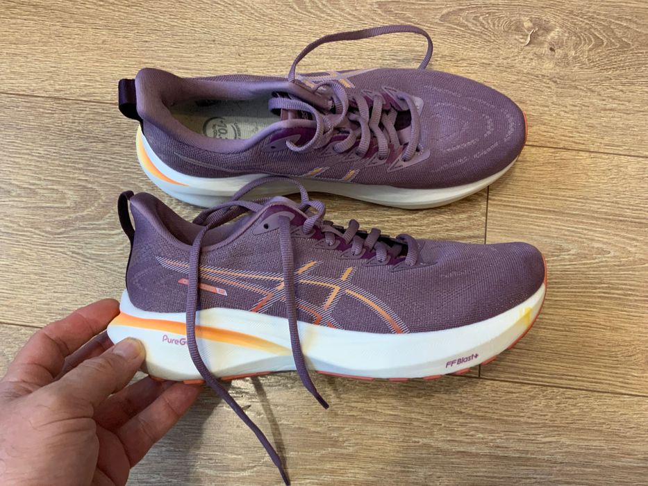Asics-оригинални маратонки 40 размер