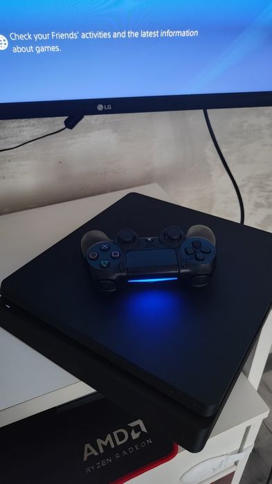PlayStation 4 Slim (Ps 4) + controller