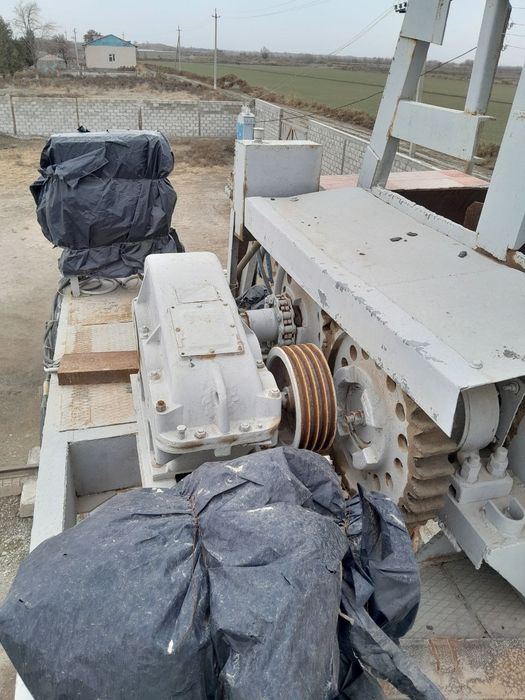 Бетонузел сотилади (мешалка 1 кублик)