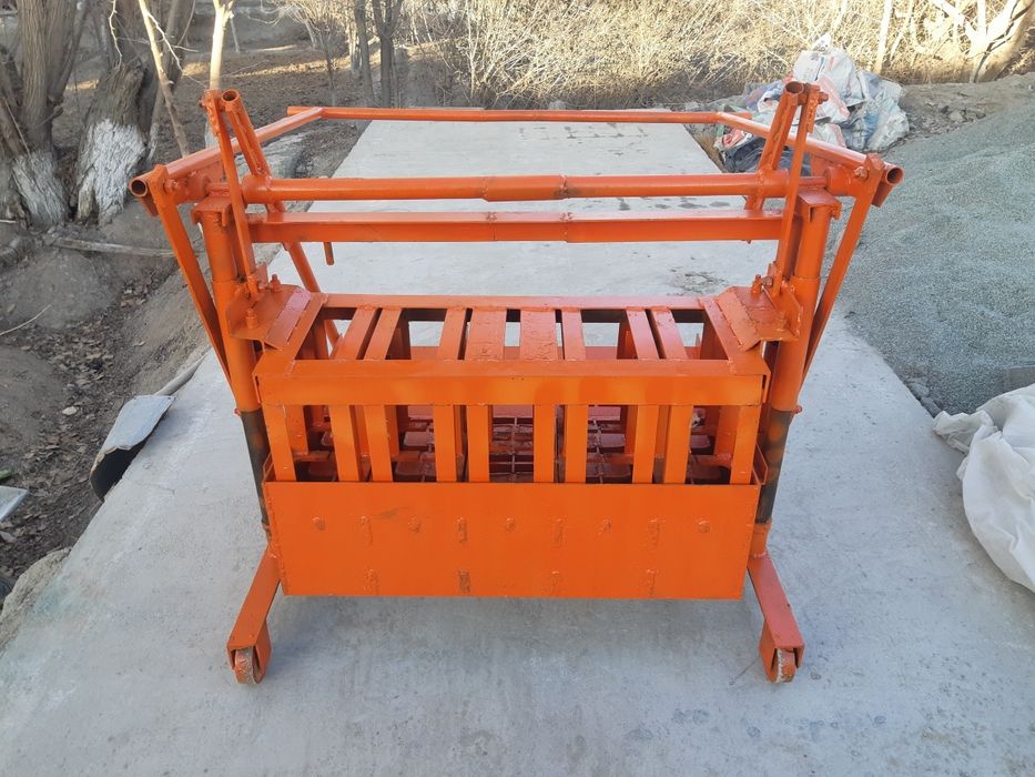 Шлака блок апарат срочно сотилади