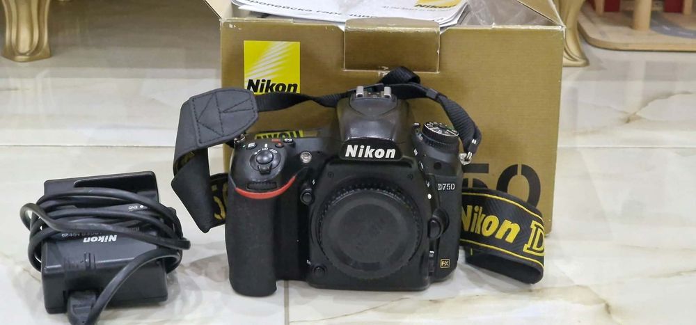 Продавам фотоапарат Nikon d750