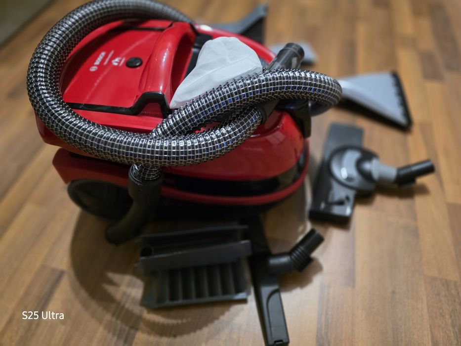 Прахосмукачка BOSCH AQUA serie4
