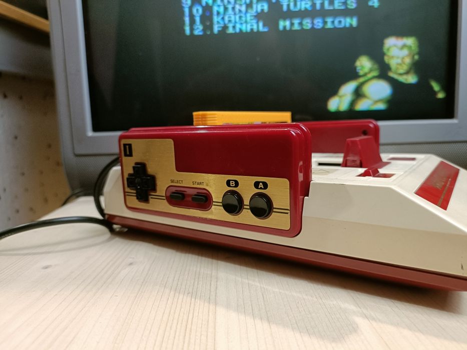 Consolă modată Nintendo Famicom originală