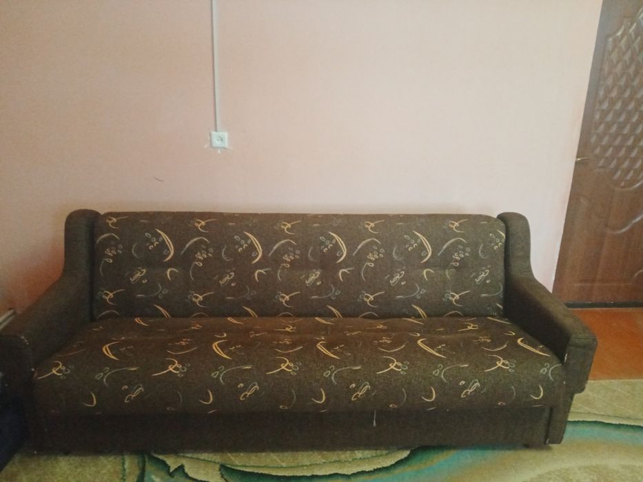 Продам диван и два кресла