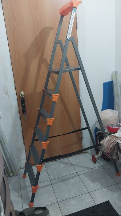 Продаём стремянку