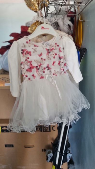 продам платье для малышки