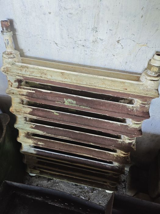Продам батарею 8 секций