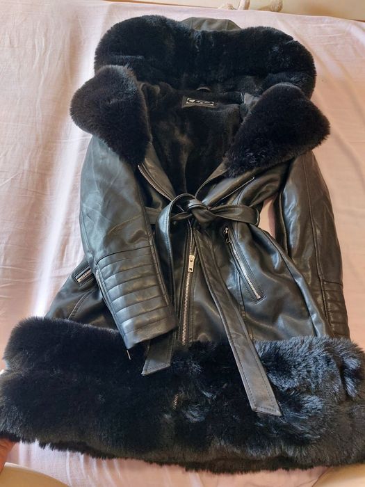 Палто от еко кожа с пух
