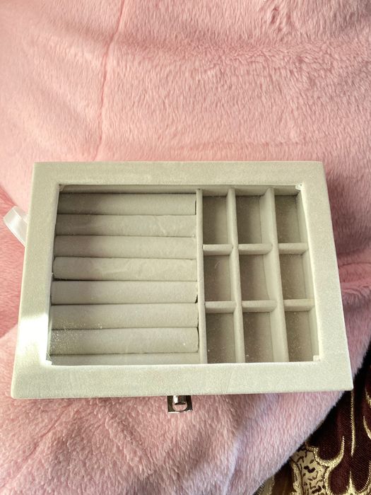 Шкатулка для украшений