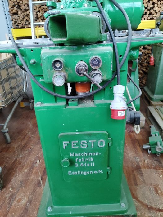 Mașina de frezat tamplarie