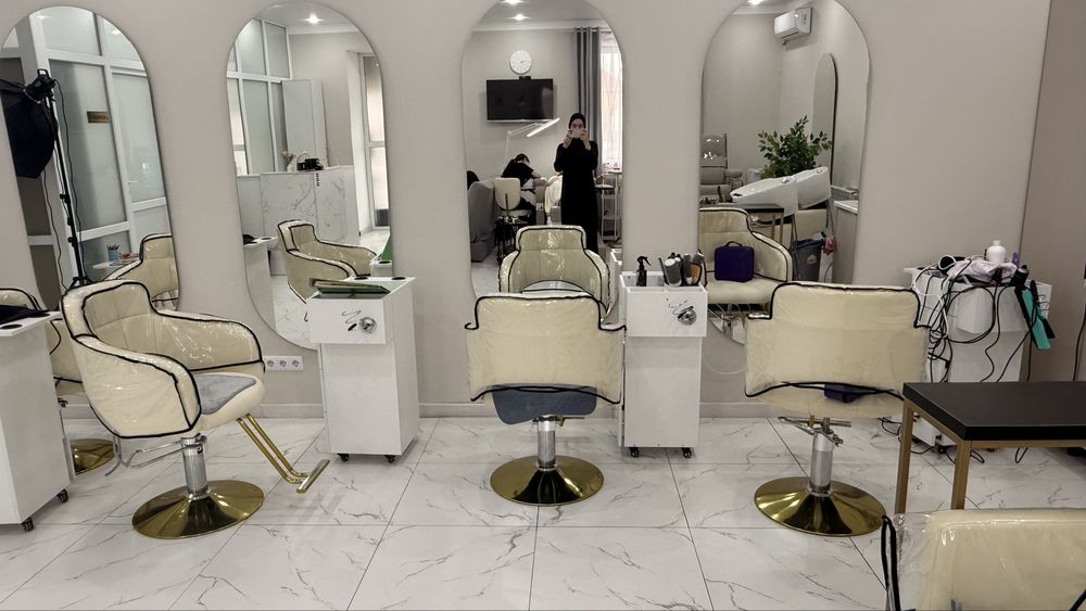 Продаются парихмахерское кресло / мойка