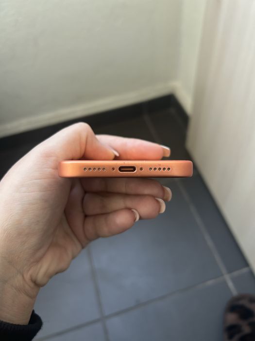 iphone 17 pro portocaliu