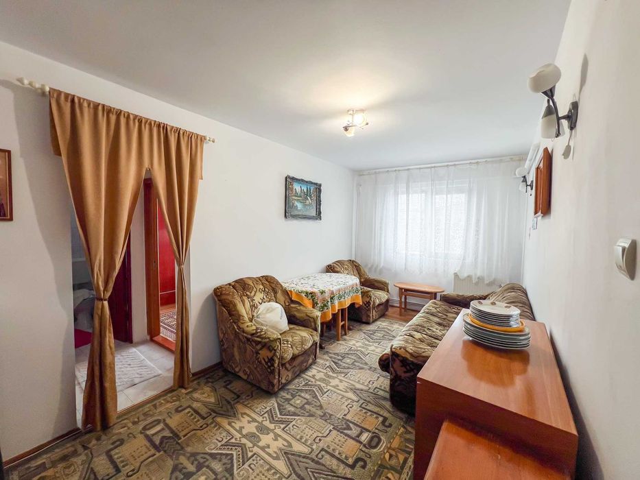 Apartament 3 camere, semidecomandat| Mobilat & utilat | PF|