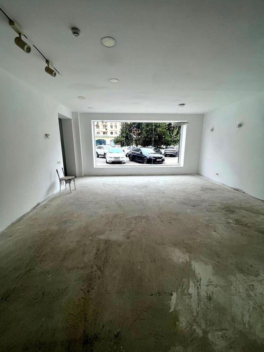 Сдаётся в аренду магазин 335 м² с подвалом на улице Паркент (AX)