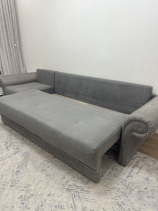 Продам диван 3 м в длину