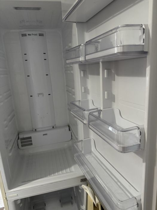 Холодильник Samsung