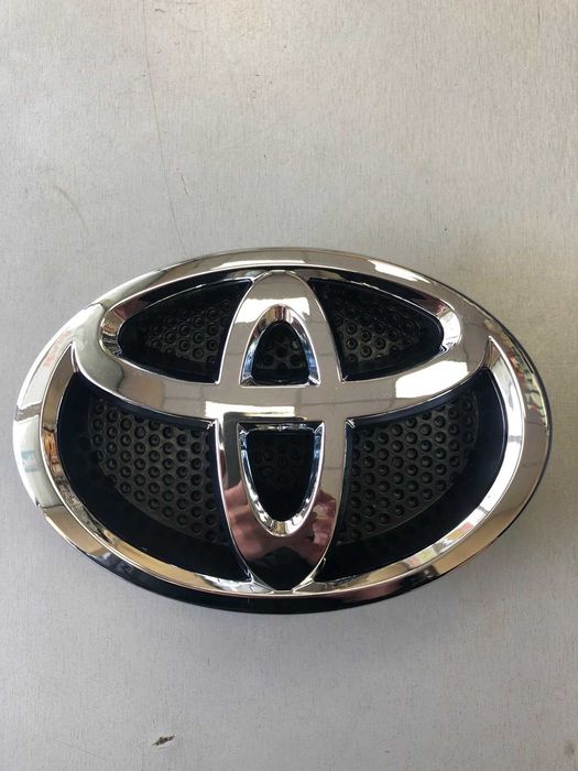 Емблема предна TOYOTA AURIS 2007- 2010 /YARIS 2012/-2017