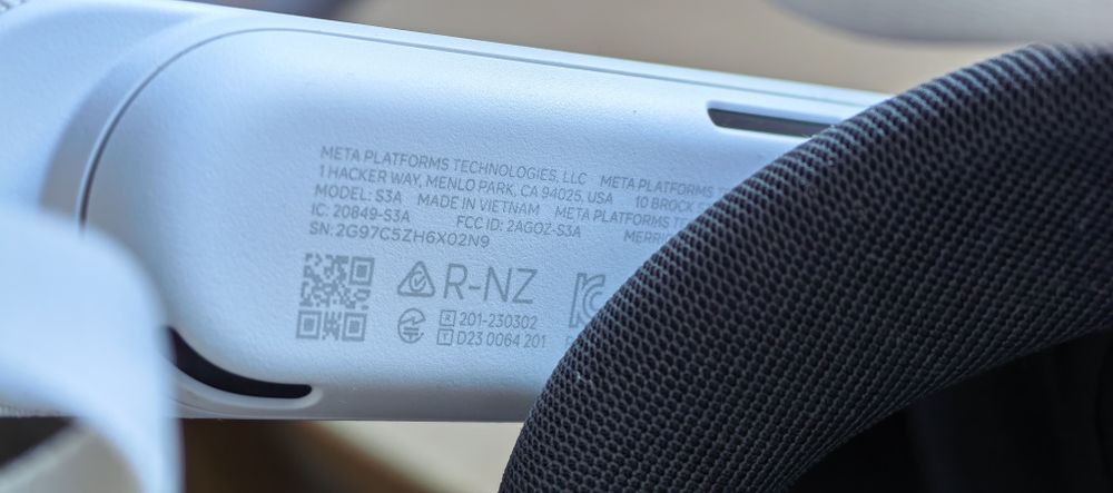 Ochelari VR META Quest 3 - - 512GB - - Oculus // ca noi - - 2270 lei