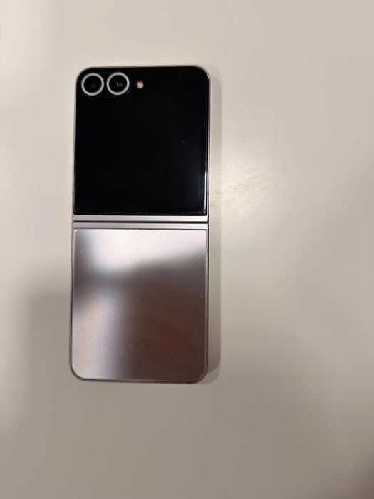 Samsung Galaxy Z Flip 6