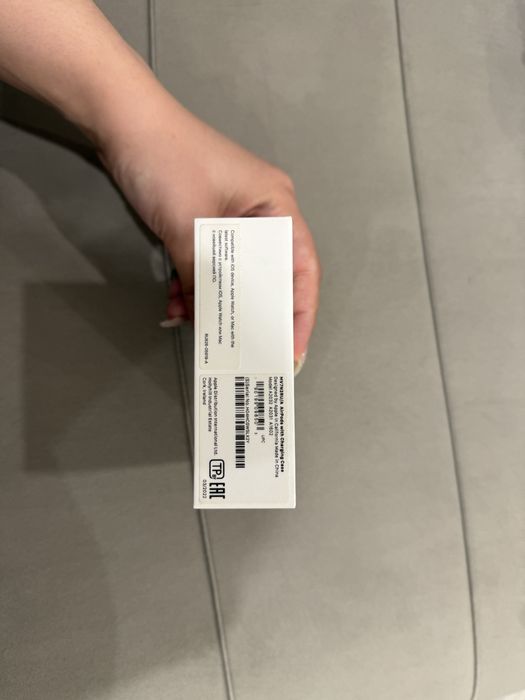 Продам наушники AirPods