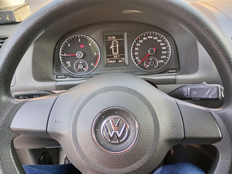 VOLKSWAGEN Touran 2013 — imagine 4
