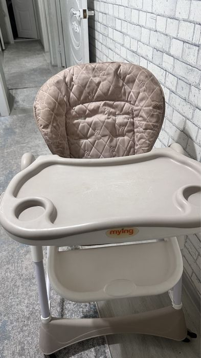 Детский стульчик для кормления