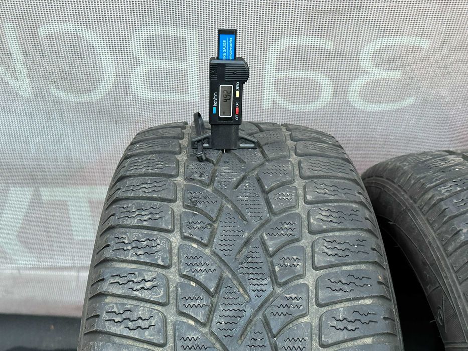 ЗИМНИ Гуми Dunlop 225/55/17  с ДОТ   11/2018г