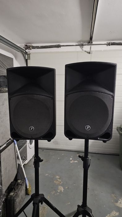 Boxe Mackie biserica