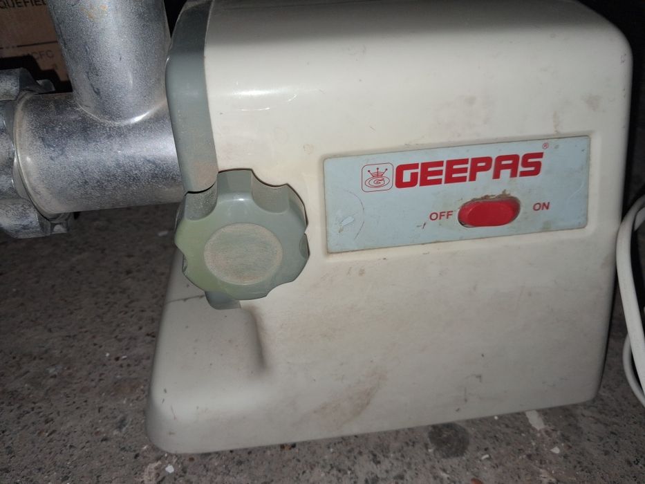 Мясорубка электрическая