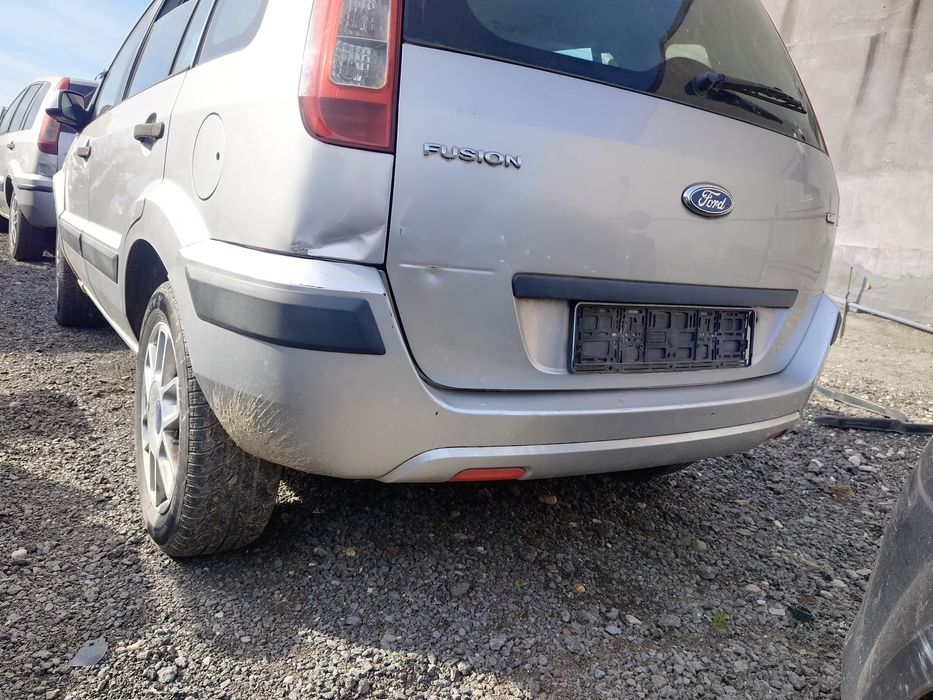 Capota aripa usa far geam trager Ford Fusion