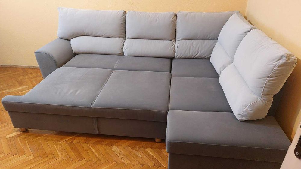 Голям диван като нов