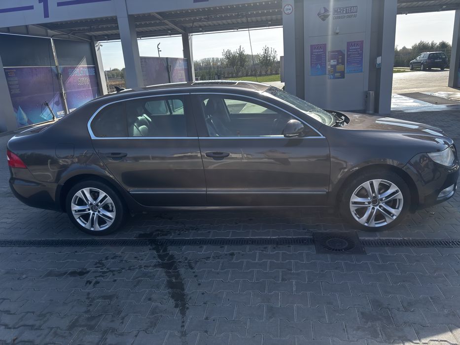 Škoda Superb 2010 diesel, 7.000 € — imagine 2